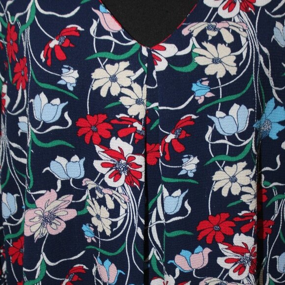 Bobeau Navy Floral Long Sleeve and V-neck Top - Picture 7 of 11